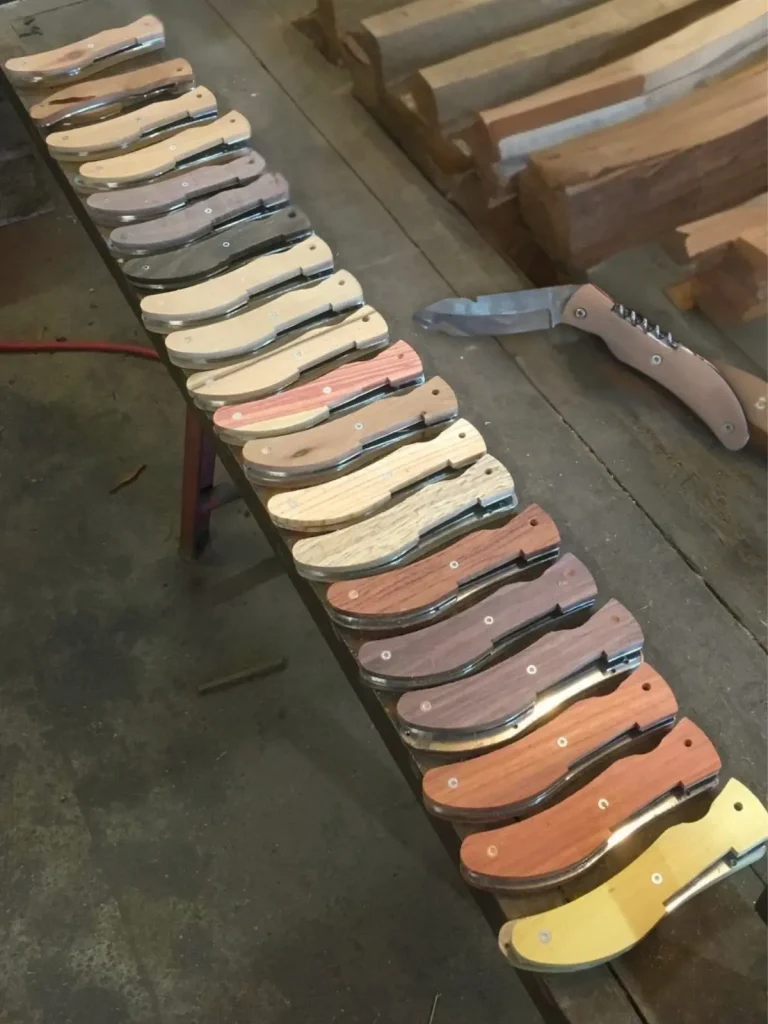 couteau de poche fer forgé à la main en valais