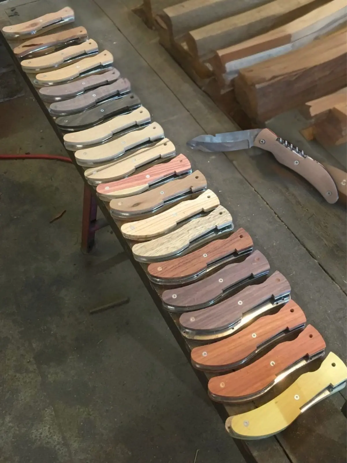 couteau de poche fer forgé à la main en valais