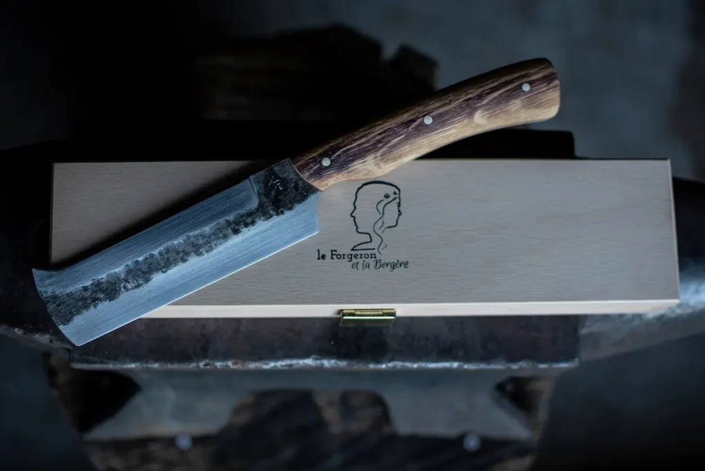 couteau raclette fer forgé valais